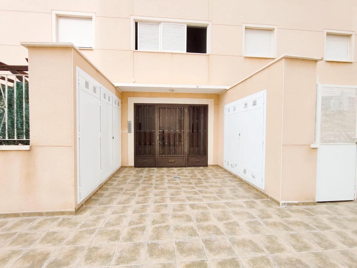 Apartamento en Guardamar del Segura, Alicante, España 2 dormitorios, 78 m2 No. 183796