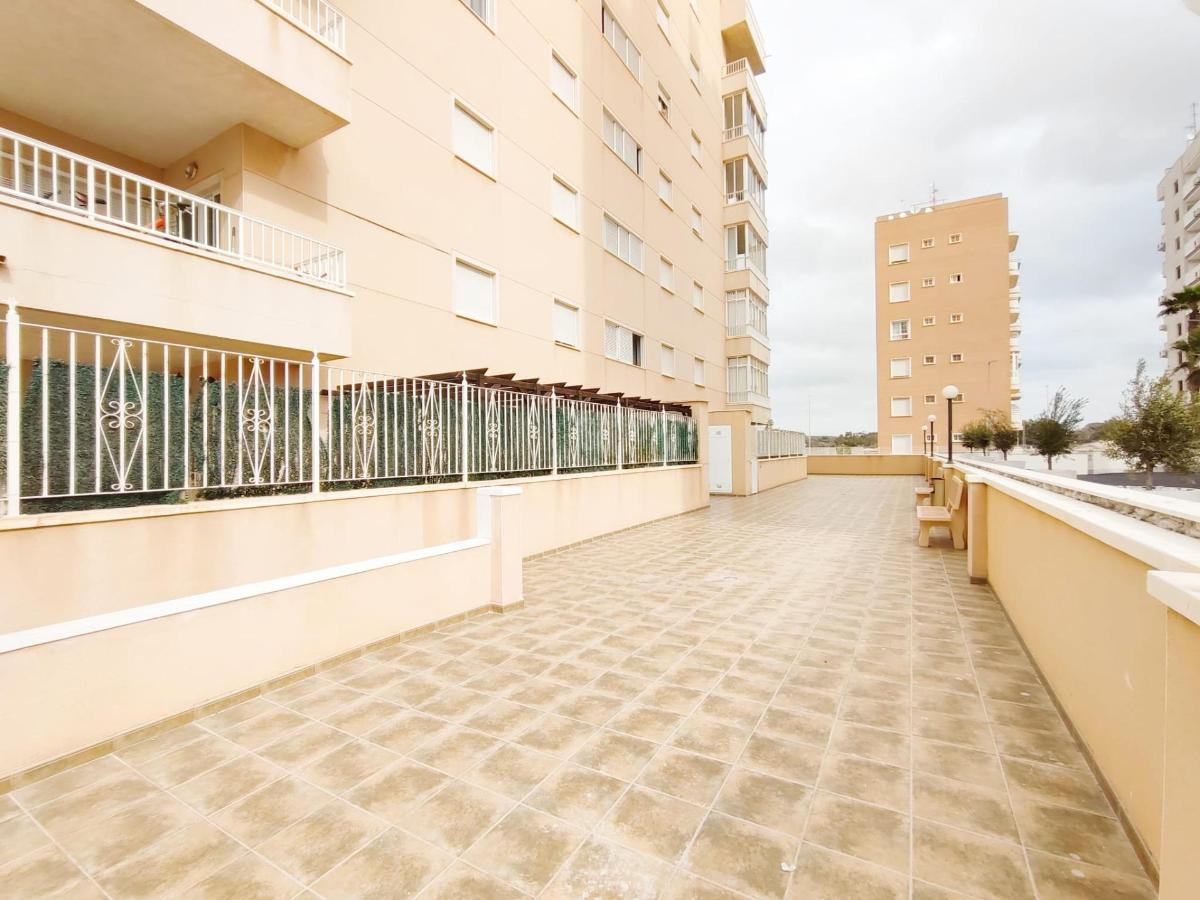 Apartamento en Guardamar del Segura, Alicante, España 2 dormitorios, 78 m2 No. 183796