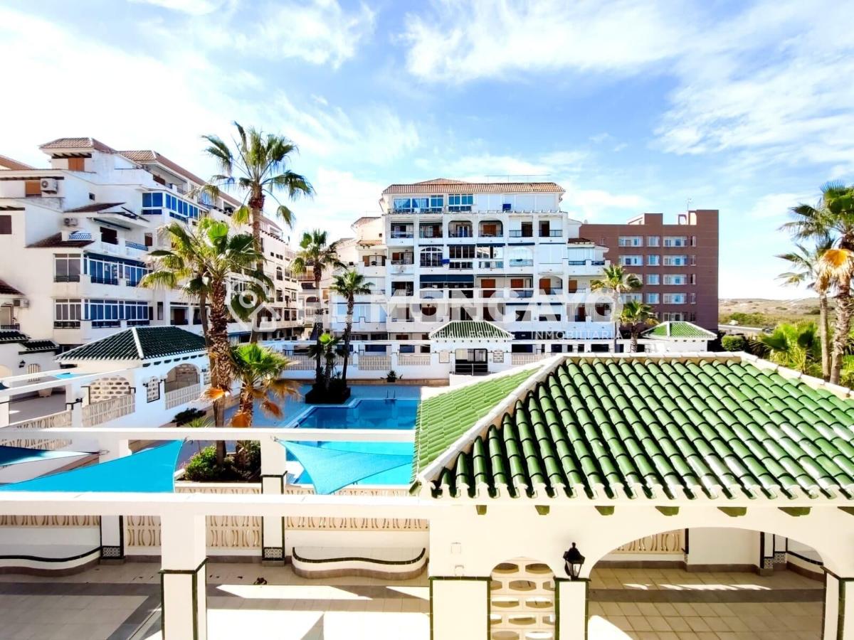 Apartment à Torrevieja, Alicante, Espagne 2 chambres, 51 m2 No. 183791