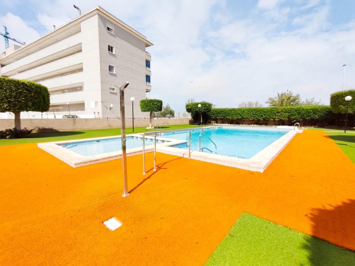 Apartamento en Guardamar del Segura, Alicante, España 2 dormitorios, 76 m2 No. 183795