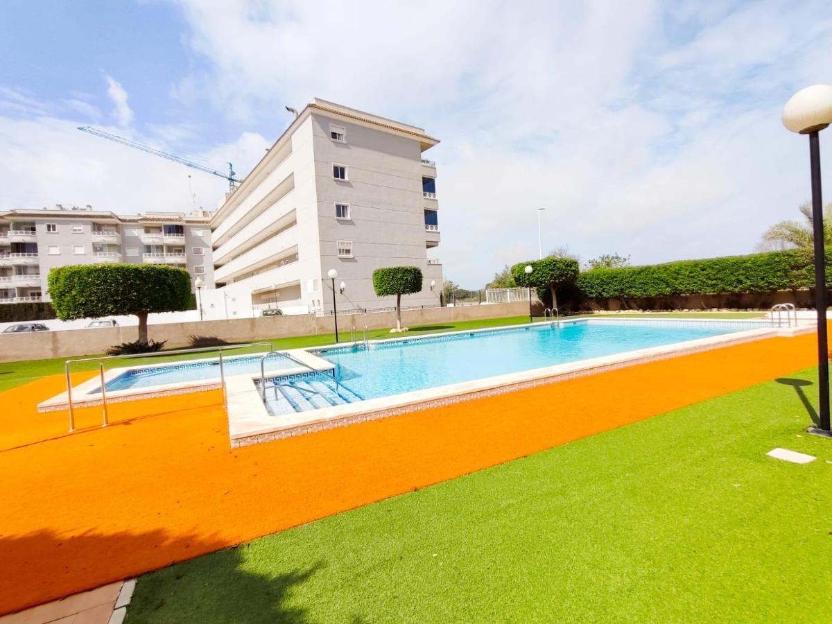 Apartamento en Guardamar del Segura, Alicante, España 2 dormitorios, 76 m2 No. 183795