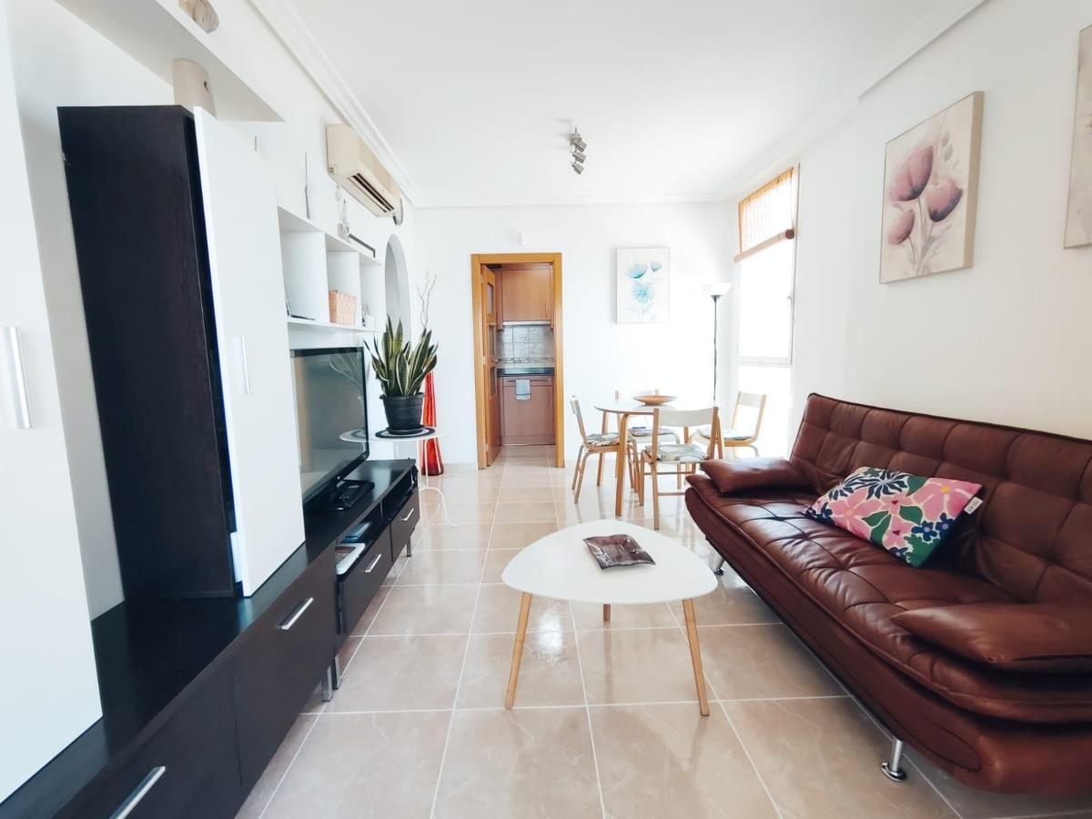 Apartamento en Guardamar del Segura, Alicante, España 2 dormitorios, 76 m2 No. 183795