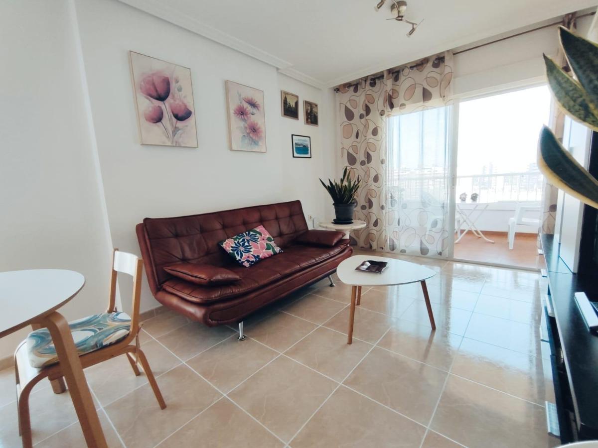 Apartamento en Guardamar del Segura, Alicante, España 2 dormitorios, 76 m2 No. 183795