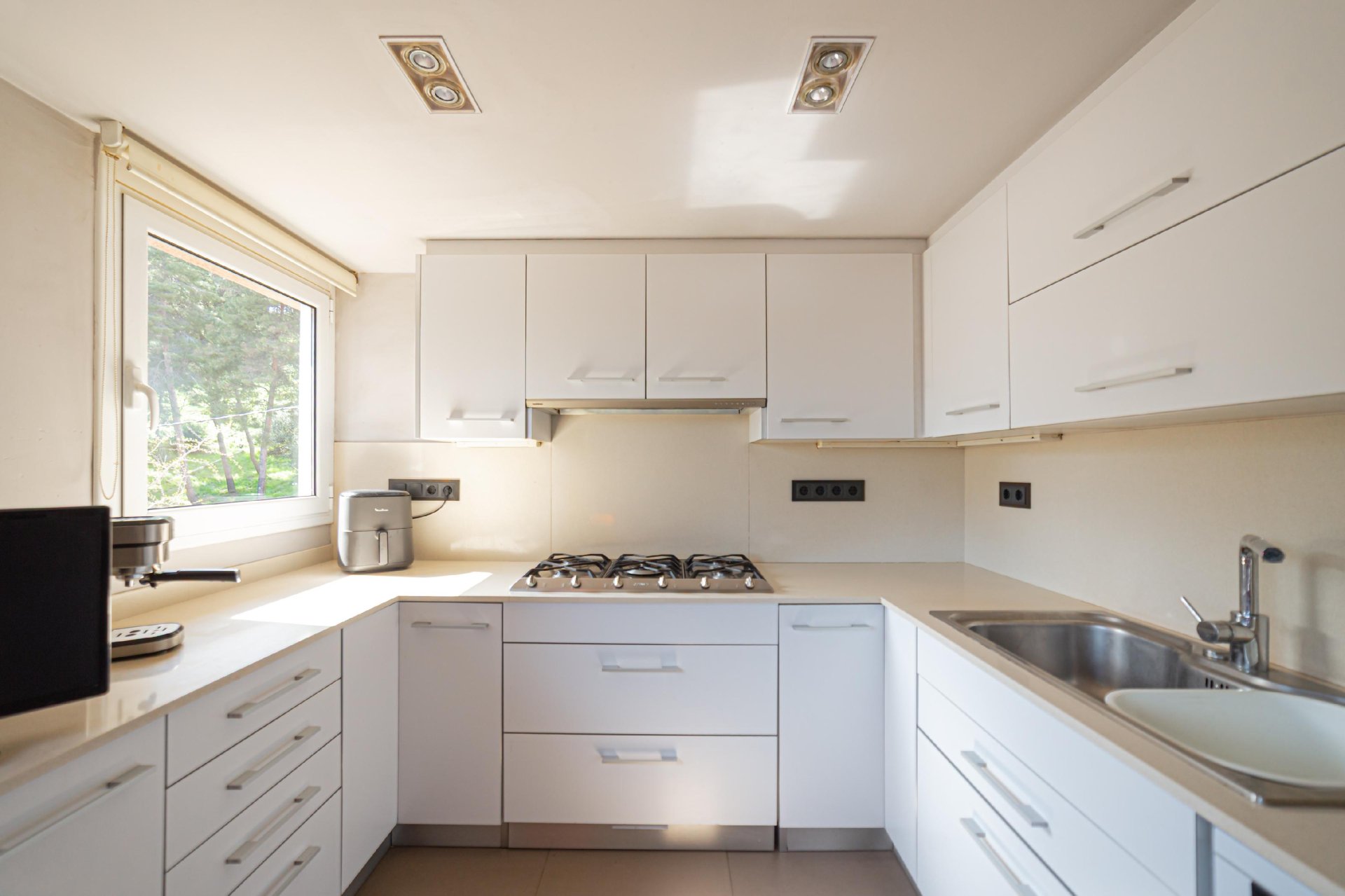 Huoneisto Barcelona, Espanja 4 makuuhuonetta, 205 m2 No. 140920