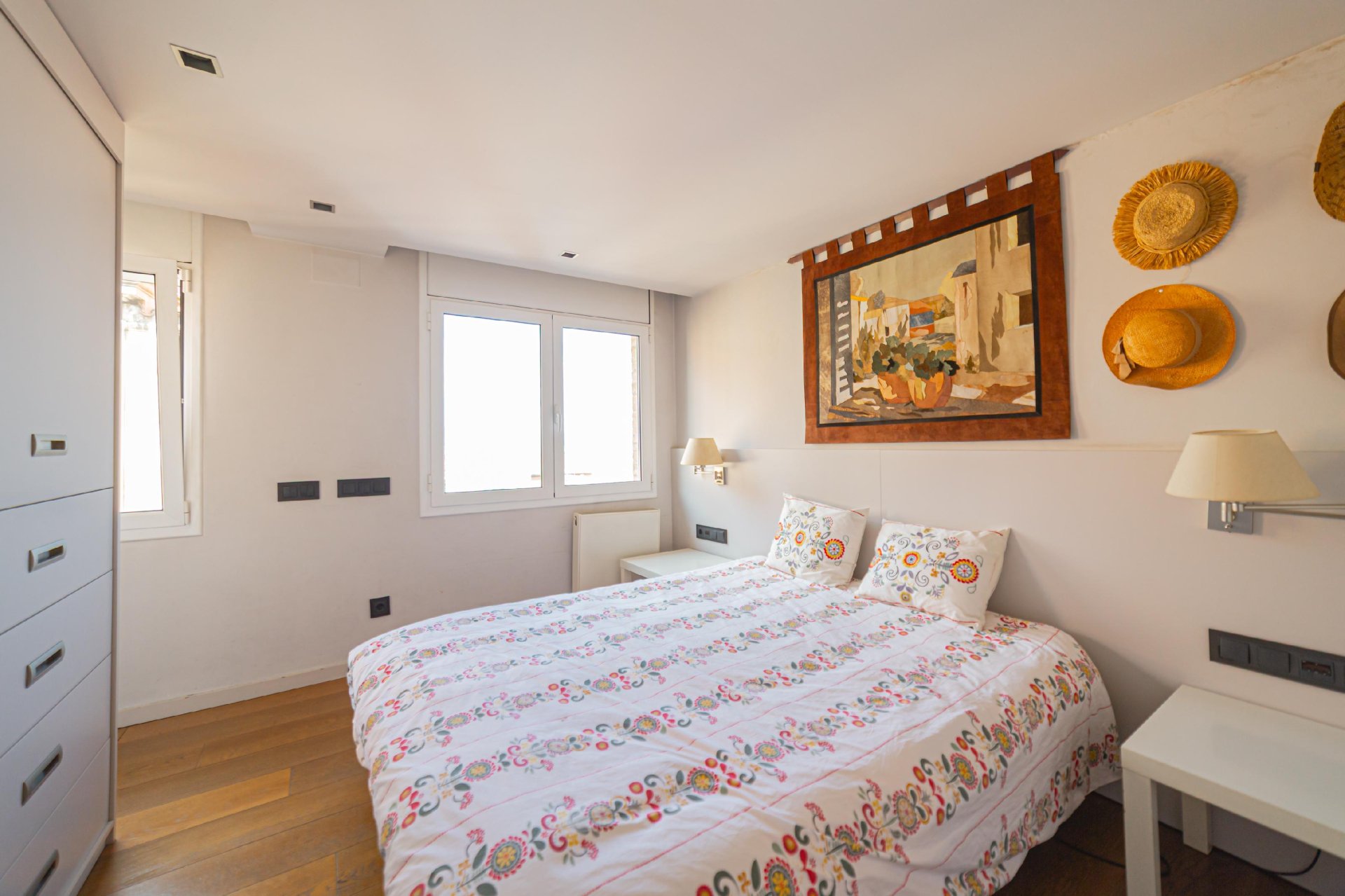 Huoneisto Barcelona, Espanja 4 makuuhuonetta, 205 m2 No. 140920