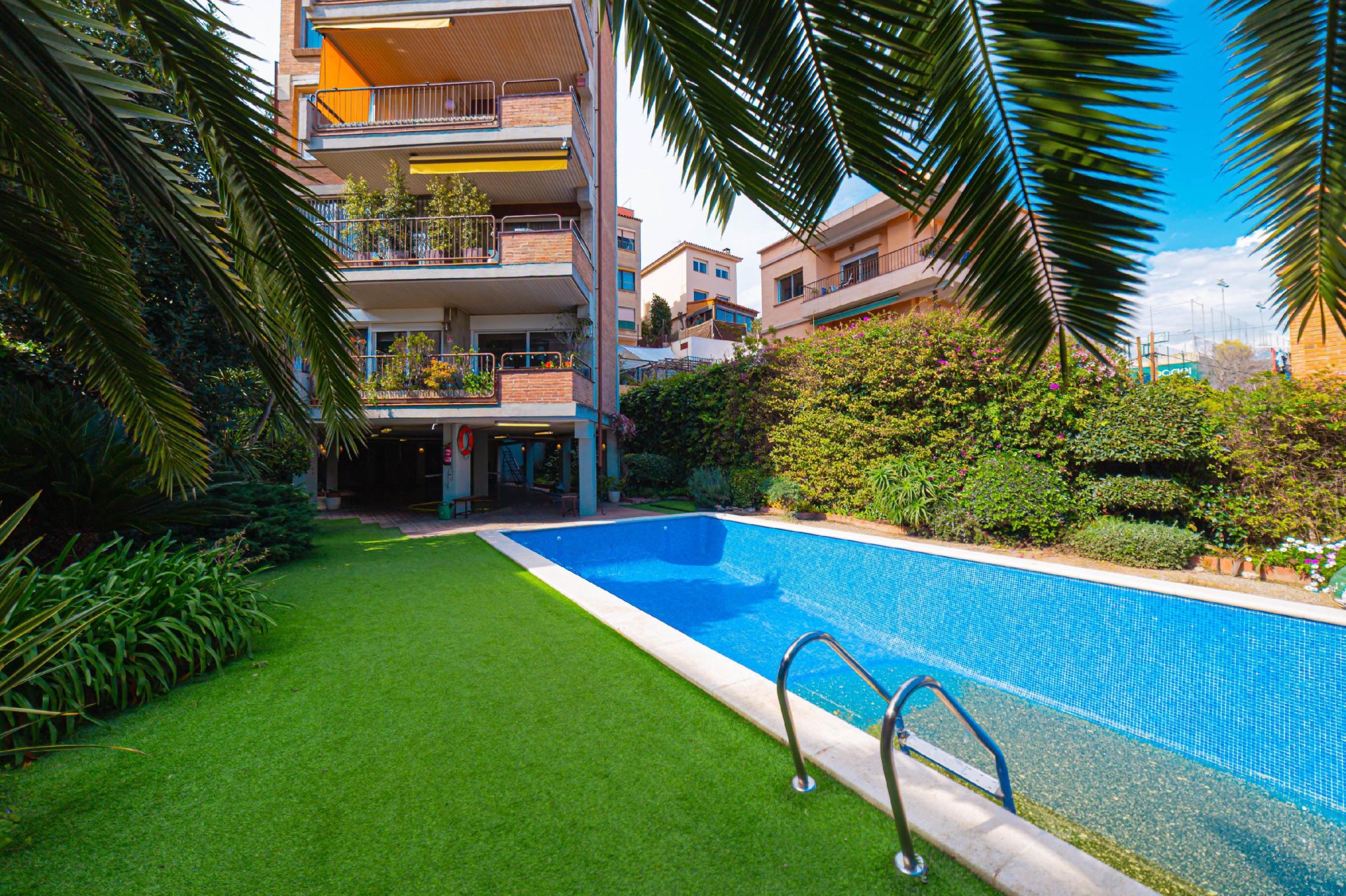 Huoneisto Barcelona, Espanja 4 makuuhuonetta, 205 m2 No. 140920