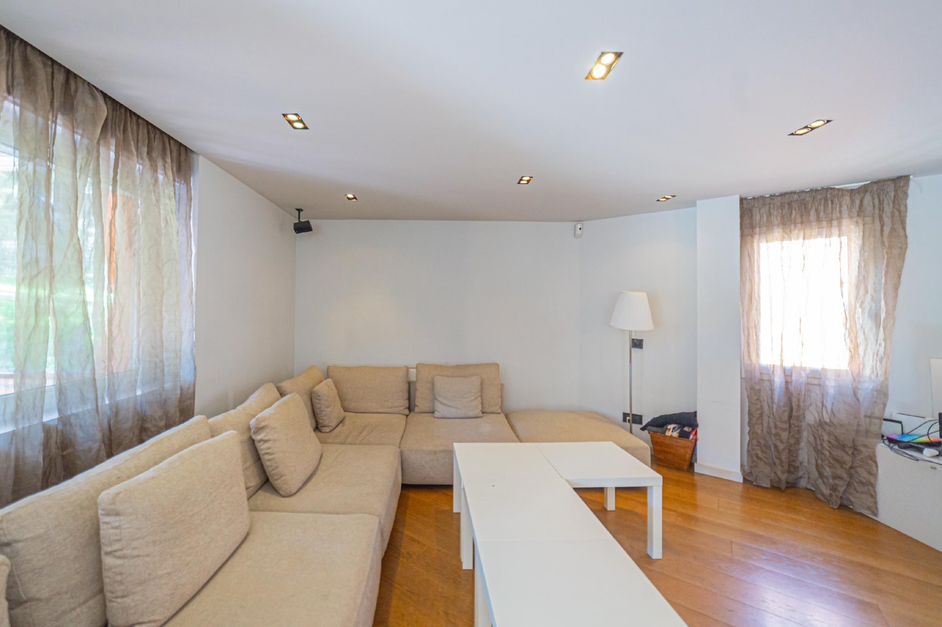 Huoneisto Barcelona, Espanja 4 makuuhuonetta, 205 m2 No. 140920