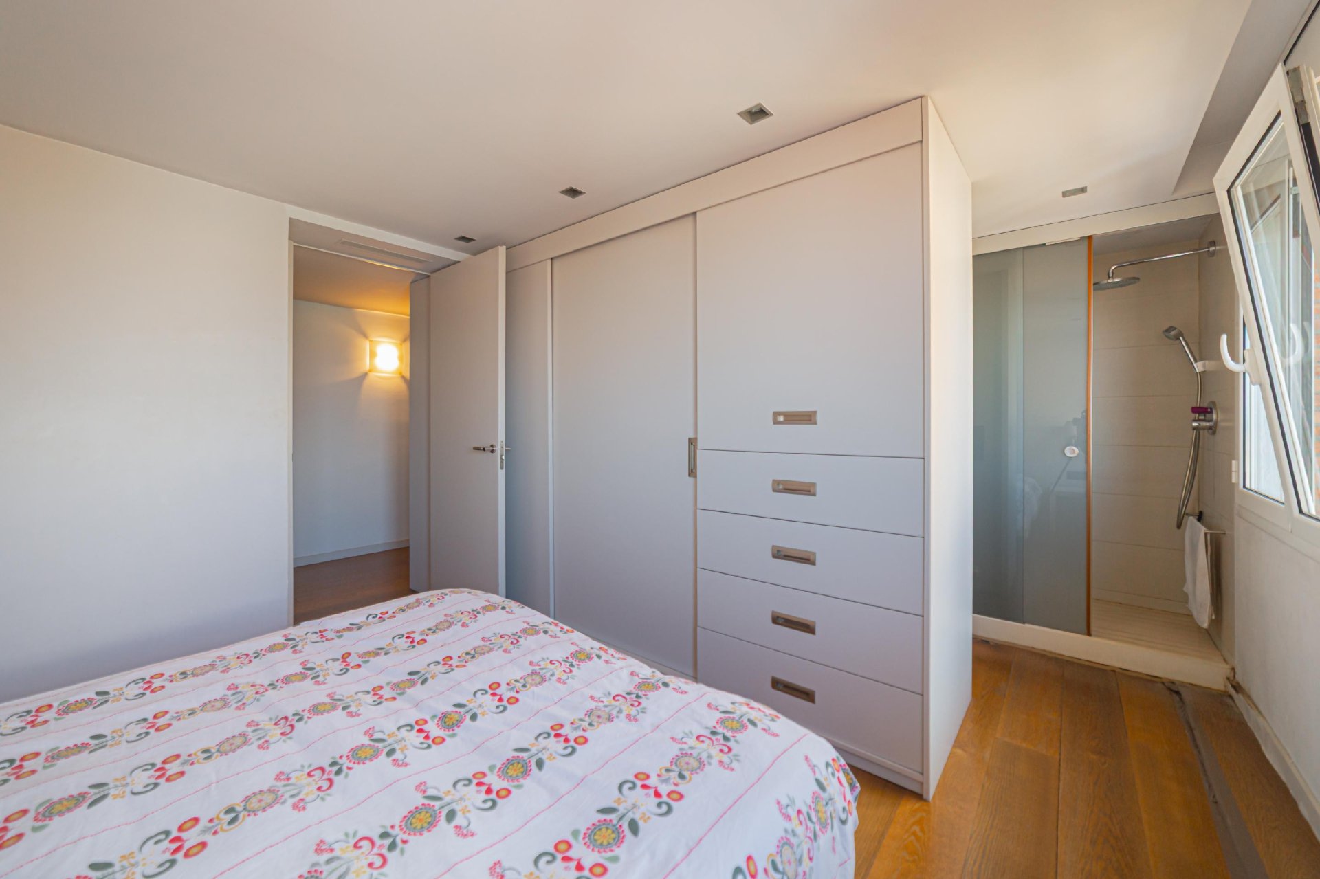 Huoneisto Barcelona, Espanja 4 makuuhuonetta, 205 m2 No. 140920