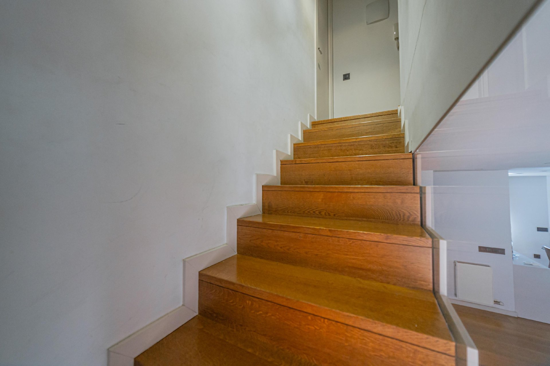 Huoneisto Barcelona, Espanja 4 makuuhuonetta, 205 m2 No. 140920
