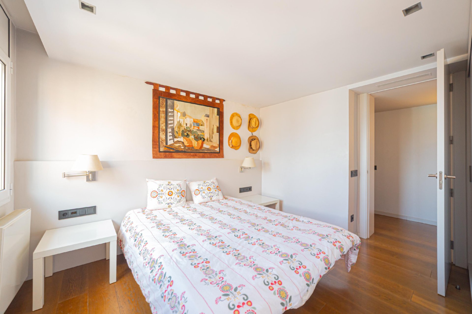 Huoneisto Barcelona, Espanja 4 makuuhuonetta, 205 m2 No. 140920