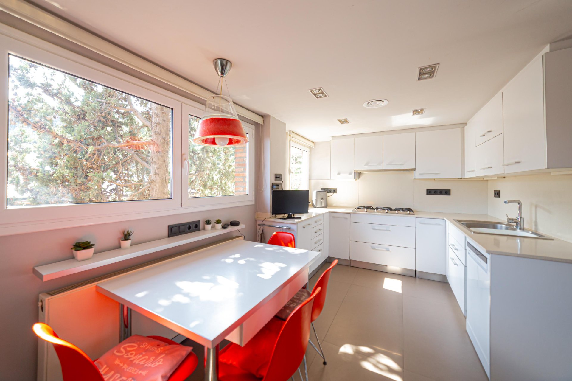 Huoneisto Barcelona, Espanja 4 makuuhuonetta, 205 m2 No. 140920