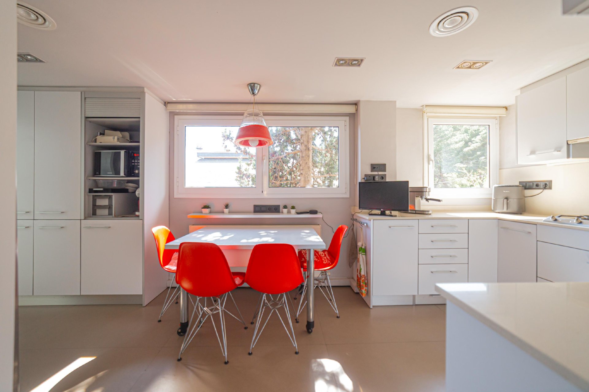 Huoneisto Barcelona, Espanja 4 makuuhuonetta, 205 m2 No. 140920