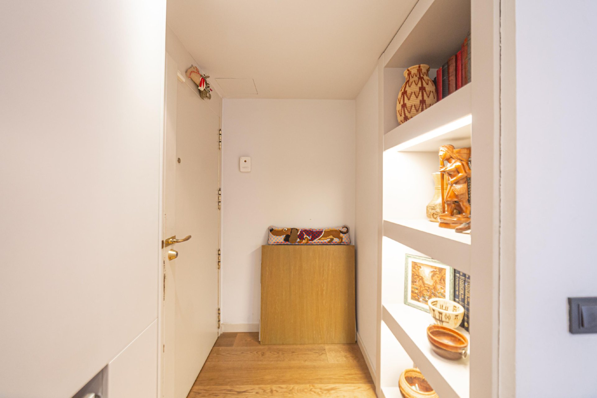 Huoneisto Barcelona, Espanja 4 makuuhuonetta, 205 m2 No. 140920