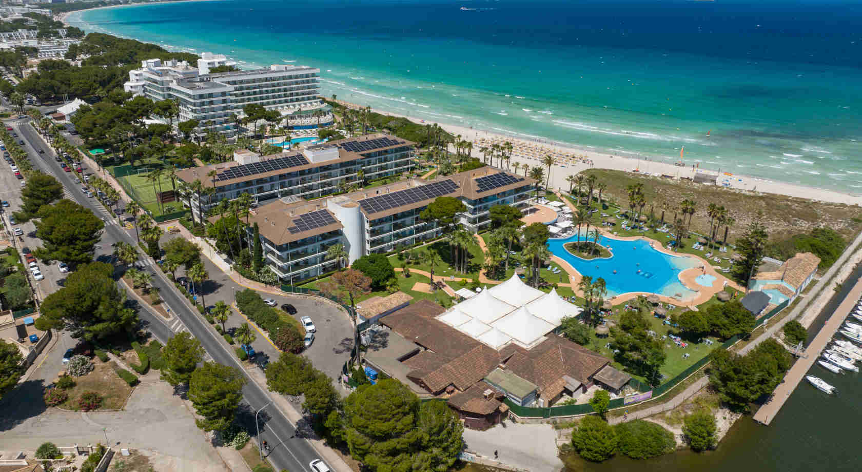 Commercial property à Sitges, Barcelona, Espagne 4992 m2 No. 140925