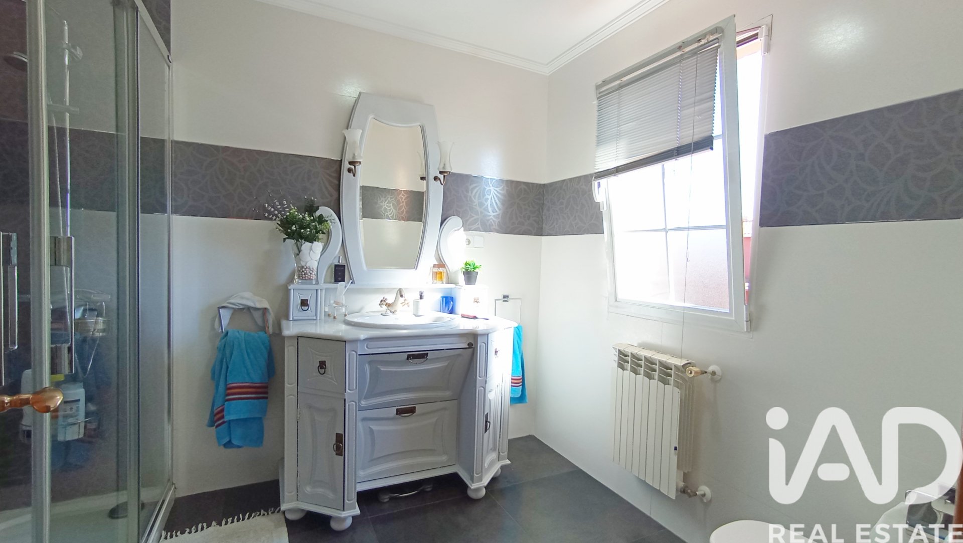 Apartment in Meco, Madrid, Spain 5 bedrooms, 382 sq.m. No. 173106