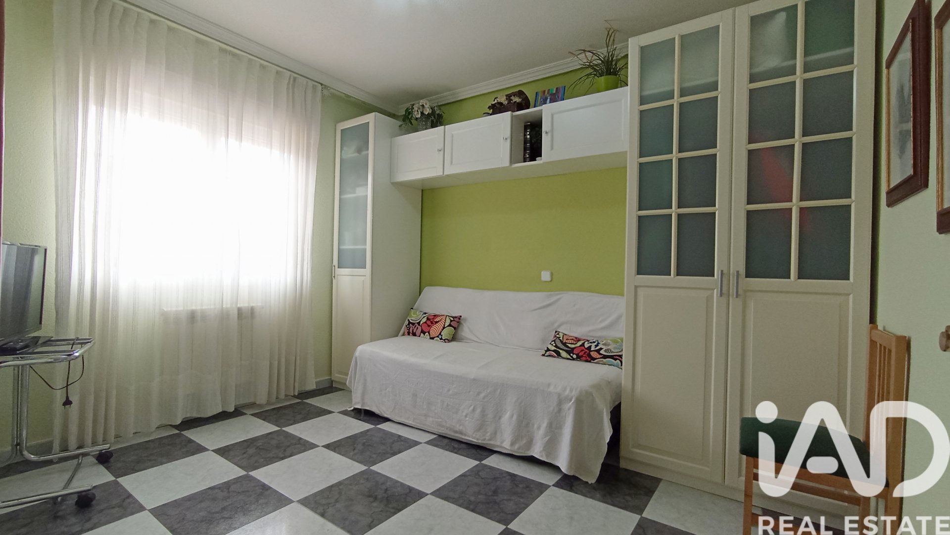Apartment in Meco, Madrid, Spain 5 bedrooms, 382 sq.m. No. 173106
