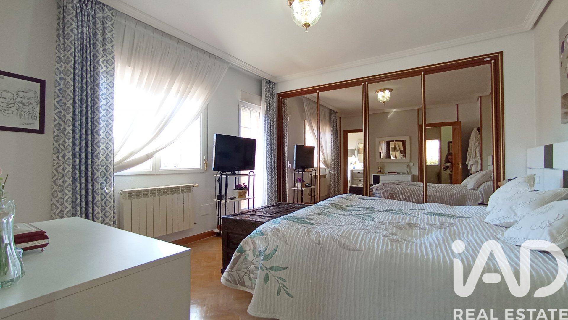 Apartment in Meco, Madrid, Spain 5 bedrooms, 382 sq.m. No. 173106
