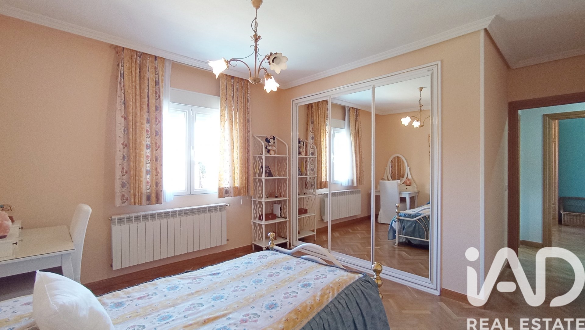Apartment in Meco, Madrid, Spain 5 bedrooms, 382 sq.m. No. 173106