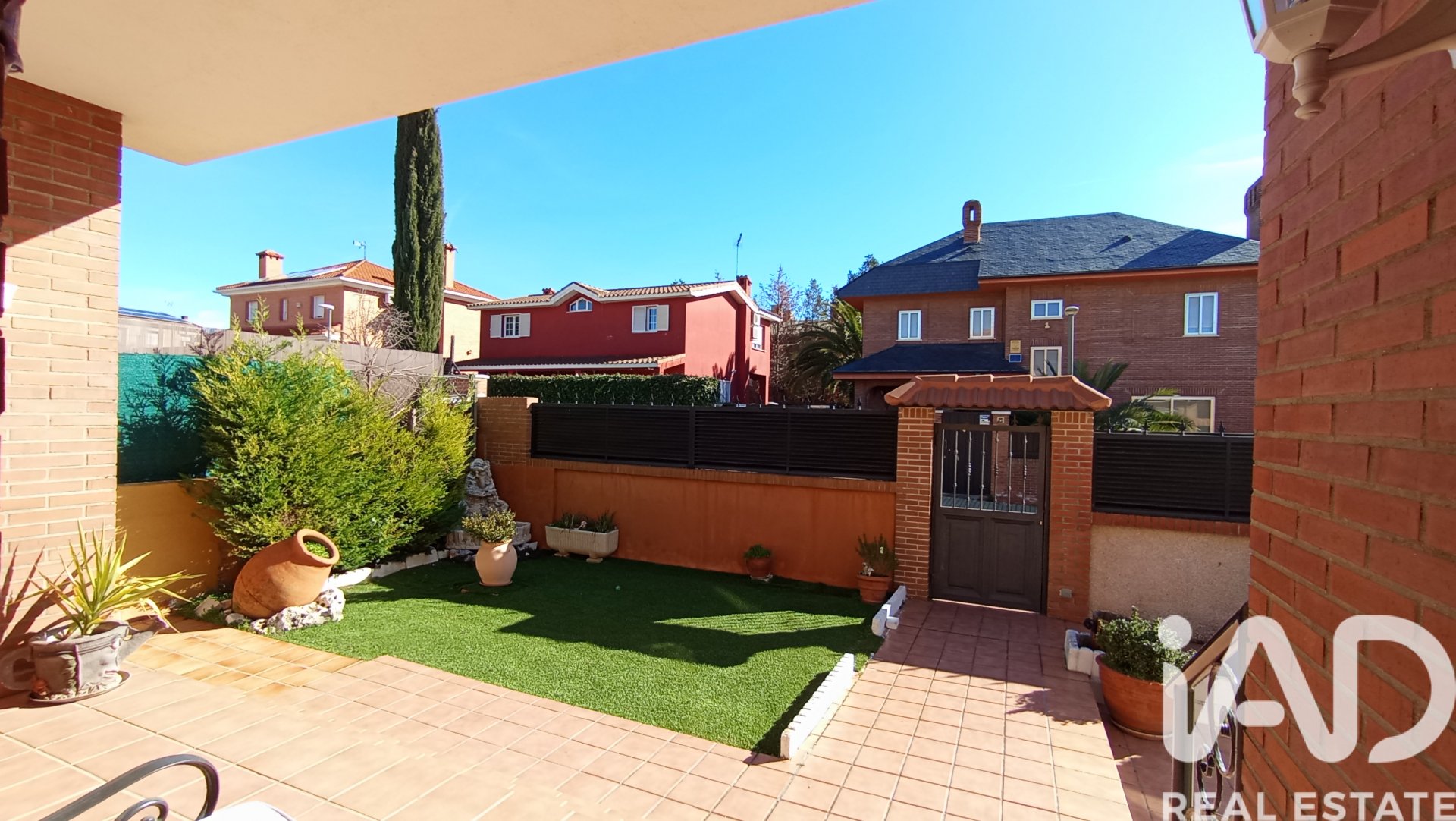 Apartment in Meco, Madrid, Spain 5 bedrooms, 382 sq.m. No. 173106