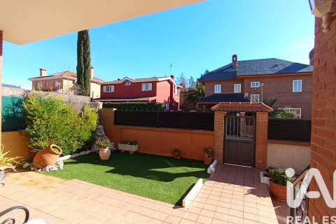 Apartament w Meco, Madrid, Hiszpania 5 sypialni, 382 mkw. nr 173106