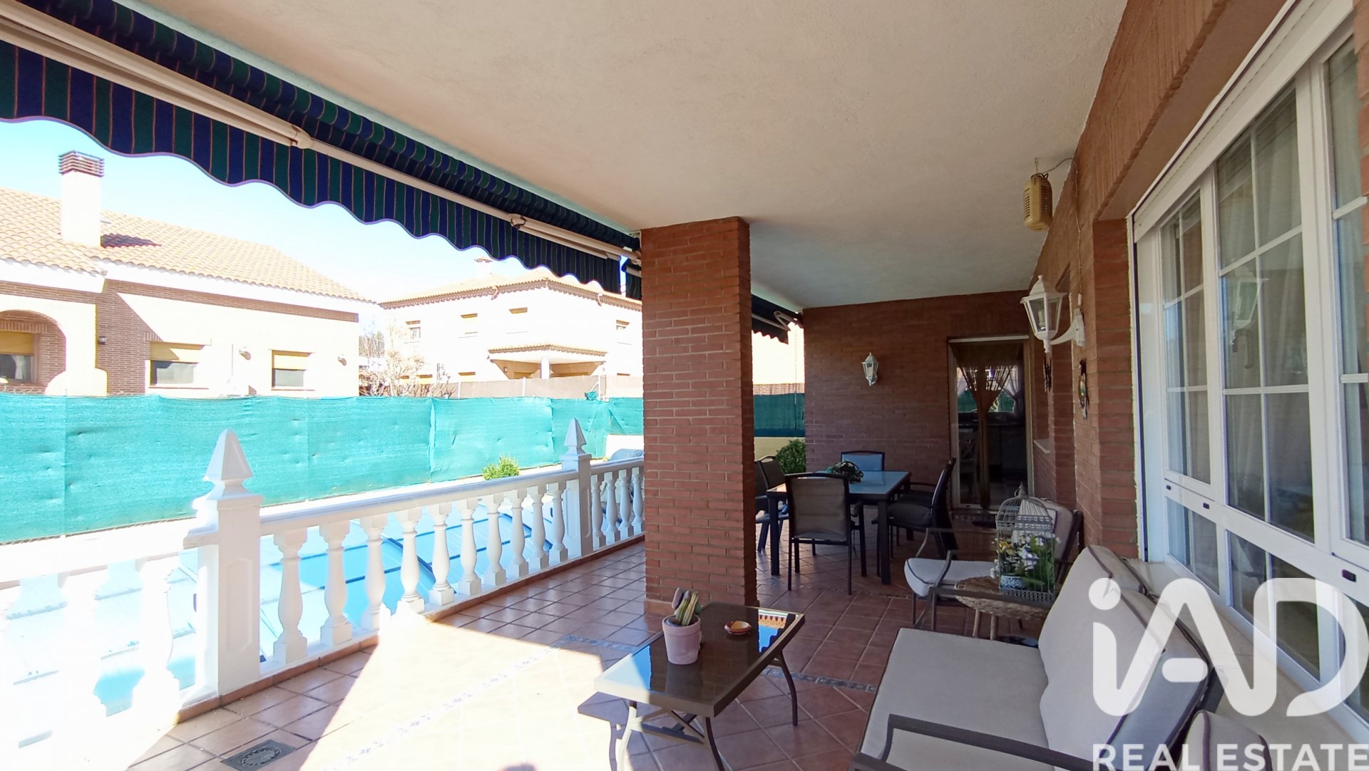 Apartment in Meco, Madrid, Spain 5 bedrooms, 382 sq.m. No. 173106