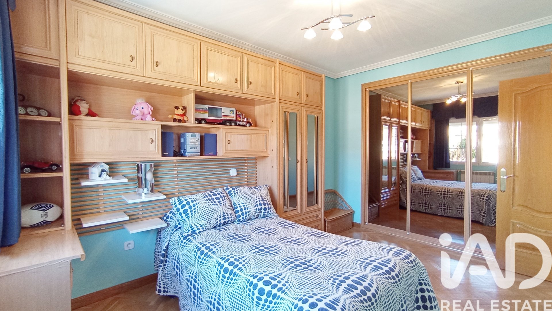 Apartment in Meco, Madrid, Spain 5 bedrooms, 382 sq.m. No. 173106