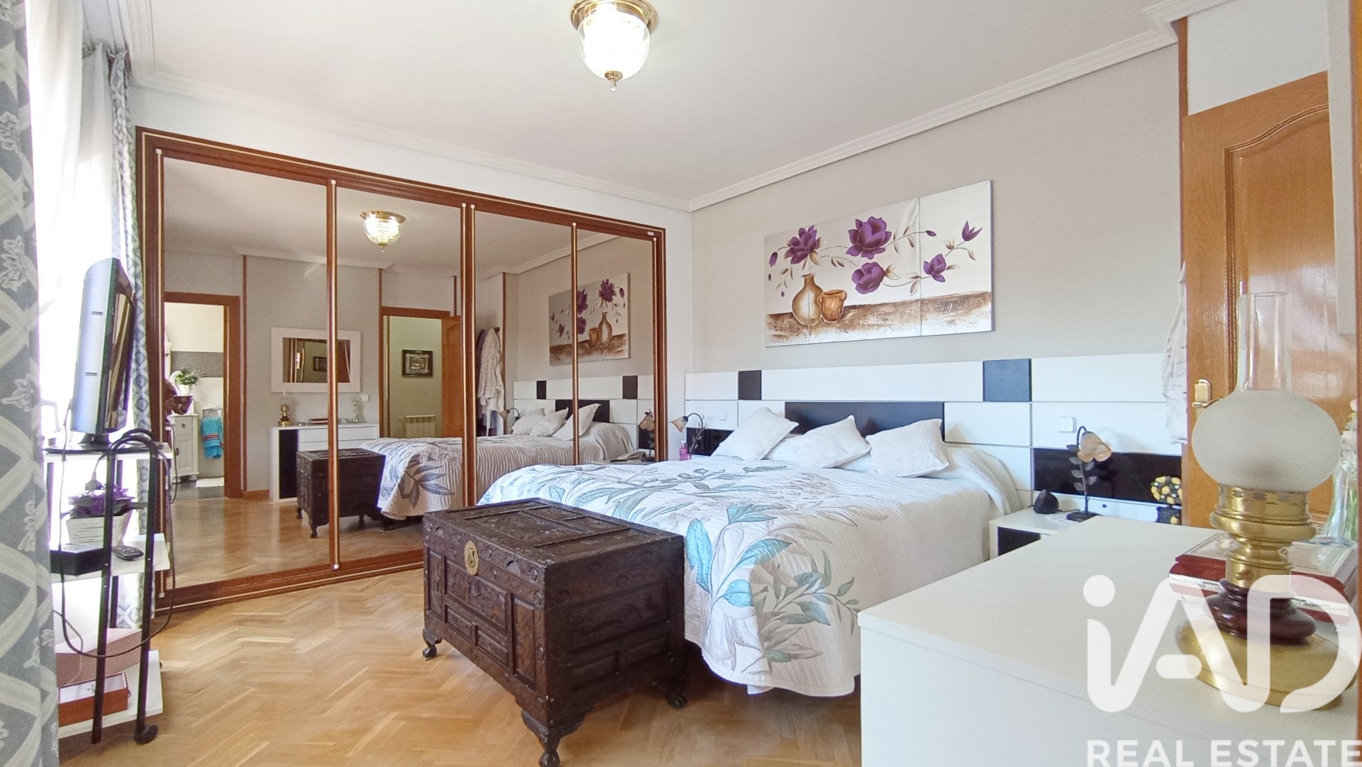 Apartment in Meco, Madrid, Spain 5 bedrooms, 382 sq.m. No. 173106