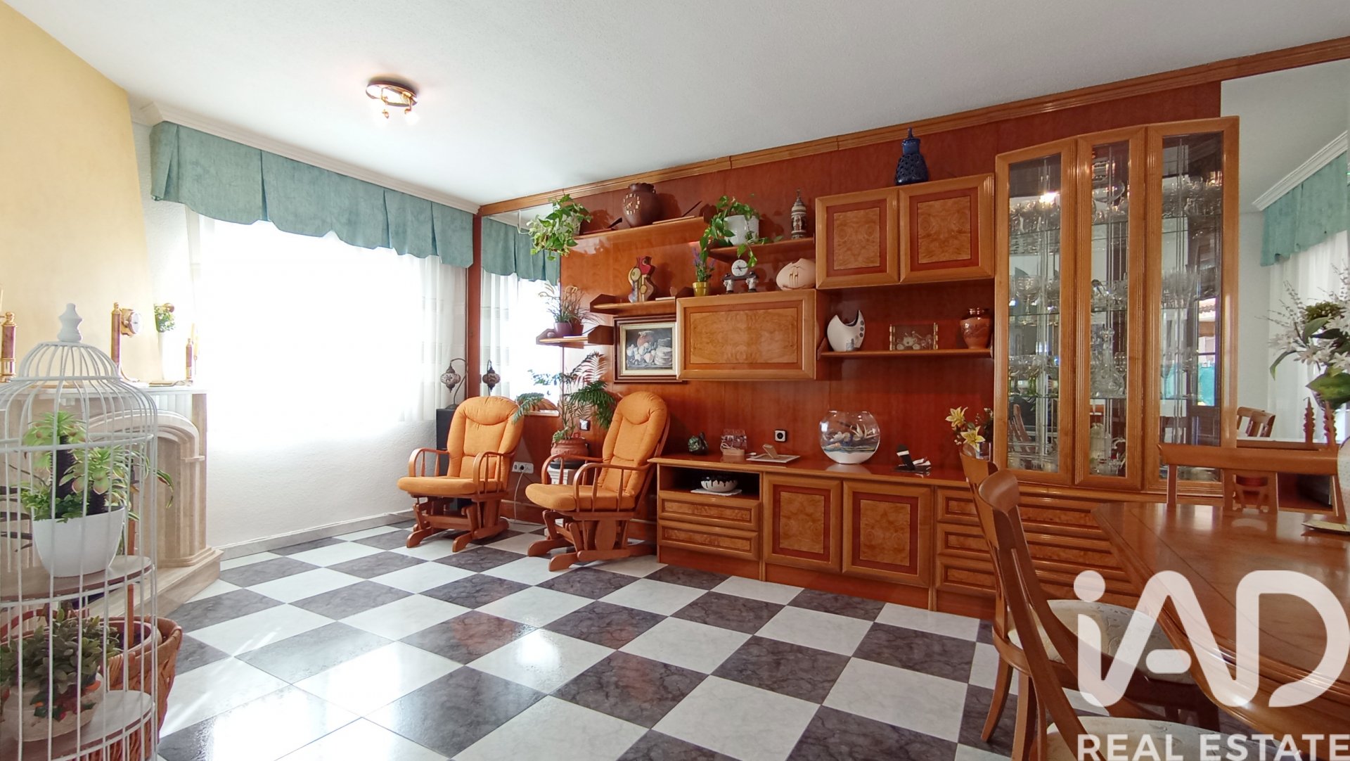 Apartment in Meco, Madrid, Spain 5 bedrooms, 382 sq.m. No. 173106