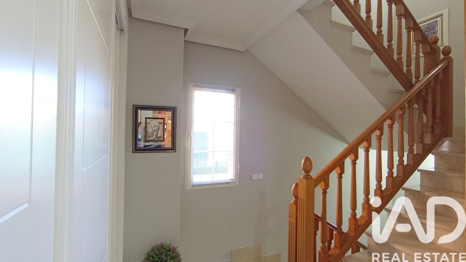 Apartment in Meco, Madrid, Spain 5 bedrooms, 382 sq.m. No. 173106