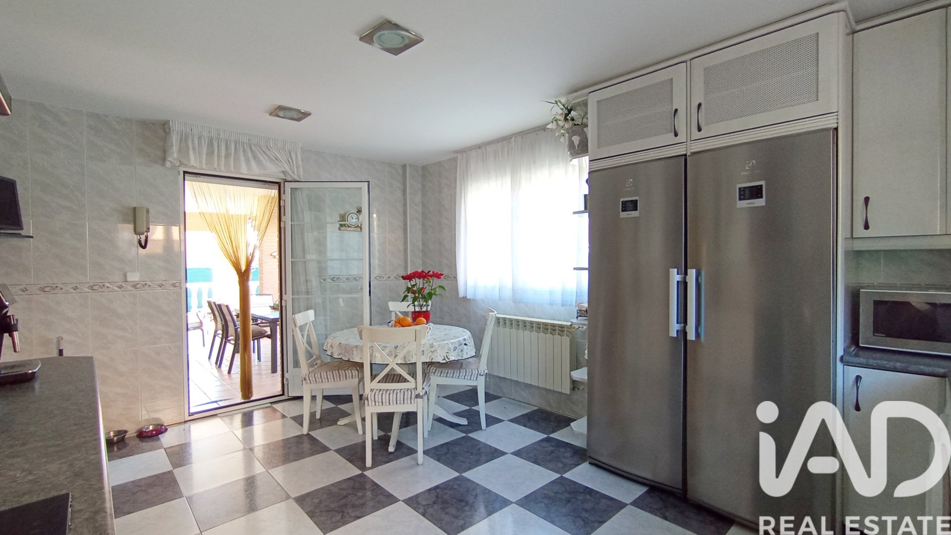 Apartment in Meco, Madrid, Spain 5 bedrooms, 382 sq.m. No. 173106
