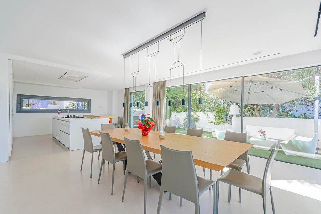 Talo Castelldefels, Barcelona, Espanja 6 makuuhuonetta, 740 m2 No. 66786