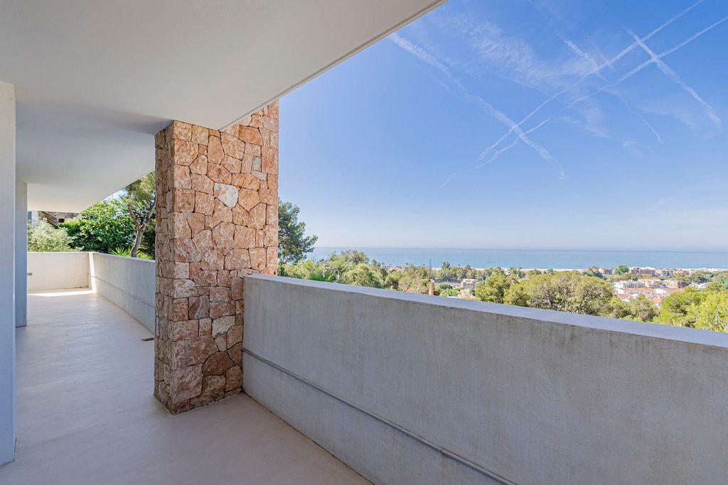 Talo Castelldefels, Barcelona, Espanja 6 makuuhuonetta, 740 m2 No. 66786