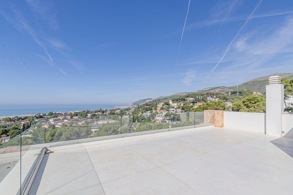 Talo Castelldefels, Barcelona, Espanja 6 makuuhuonetta, 740 m2 No. 66786