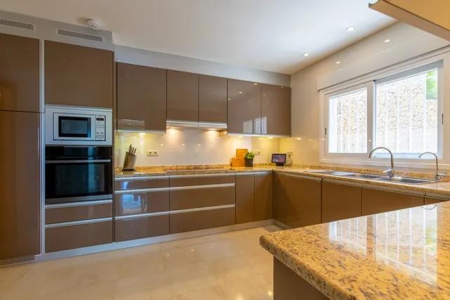 Villa à Altea, Alicante, Espagne 4 chambres, 400 m2 No. 180649