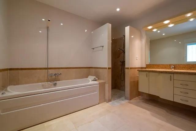 Villa à Altea, Alicante, Espagne 4 chambres, 400 m2 No. 180649