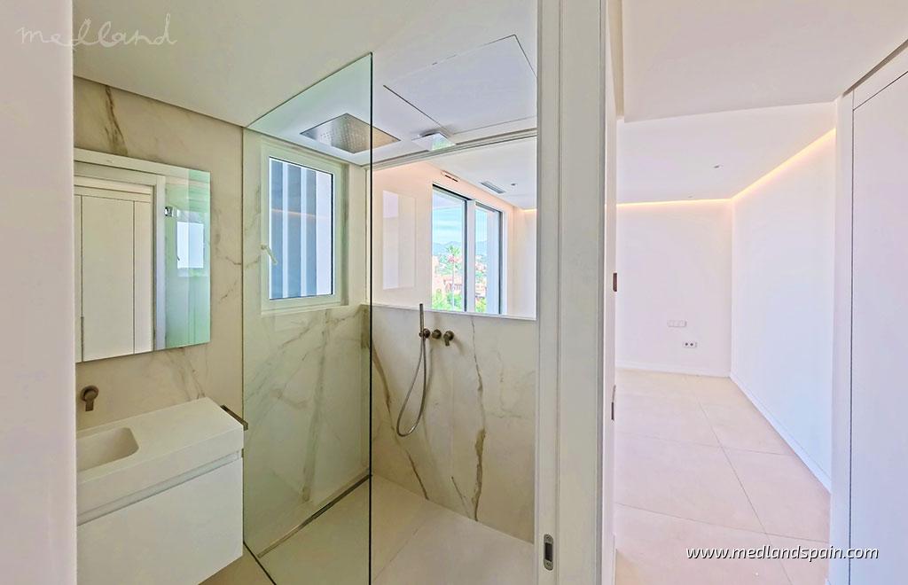 Huoneisto Marbella, Malaga, Espanja 3 makuuhuonetta, 149 m2 No. 178086