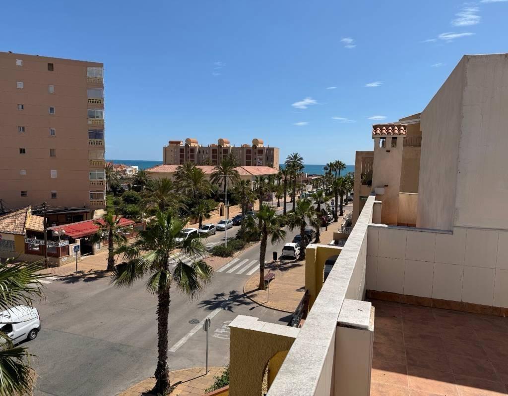 Ático en Torrevieja, Alicante, España 3 dormitorios, 84 m2 No. 178172