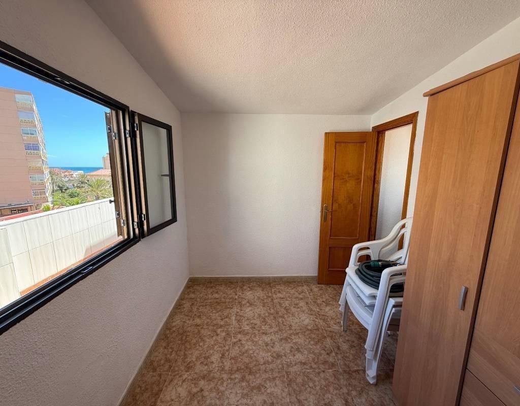 Ático en Torrevieja, Alicante, España 3 dormitorios, 84 m2 No. 178172