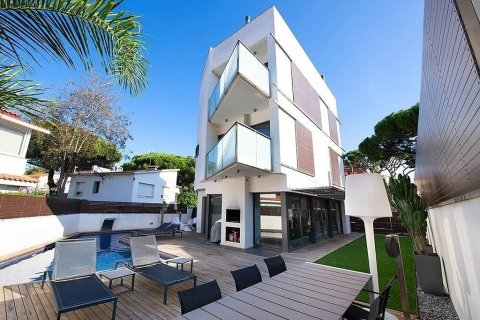 Dom w Castelldefels, Barcelona, Hiszpania 4 sypialnie,  nr 140857