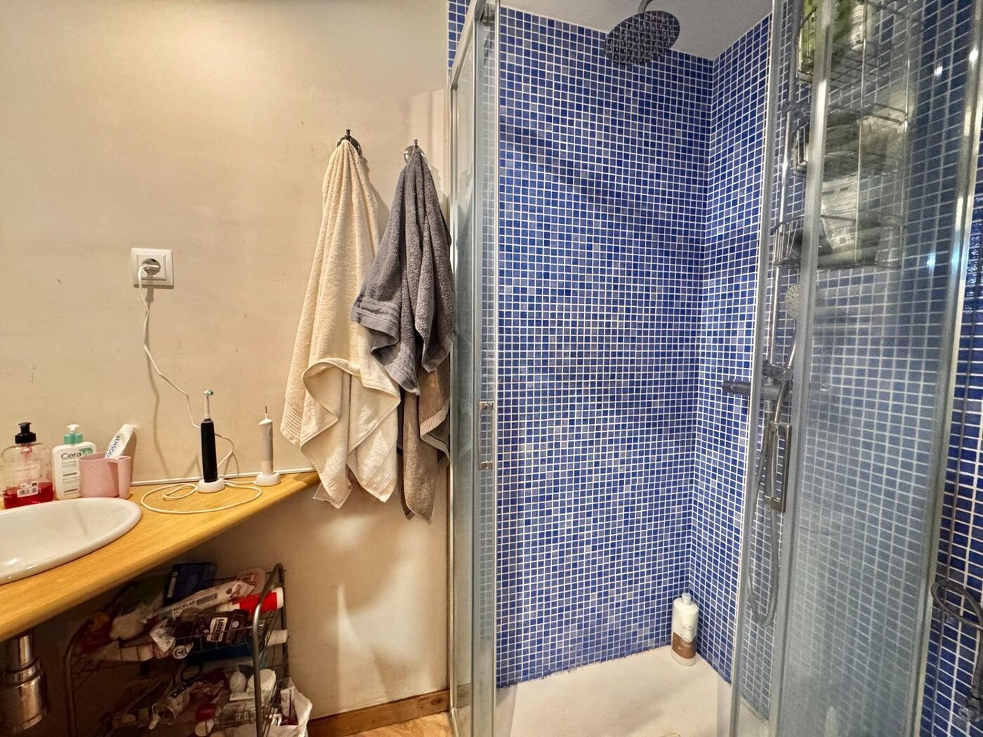 Apartamento en Barcelona, España 4 dormitorios,  No. 140862