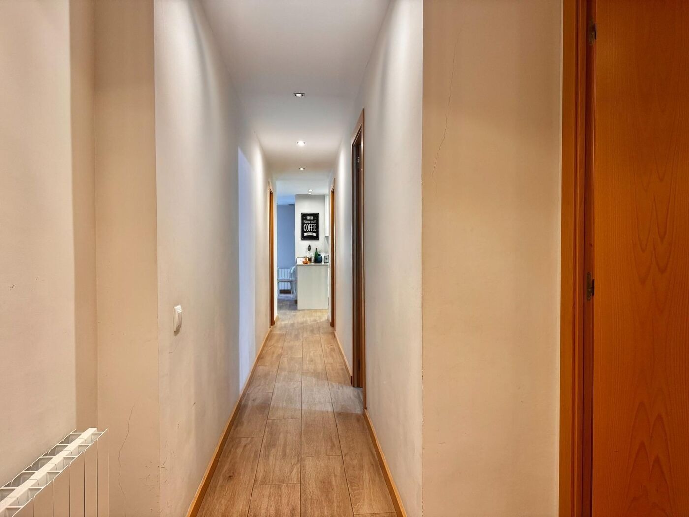 Apartamento en Barcelona, España 4 dormitorios,  No. 140862