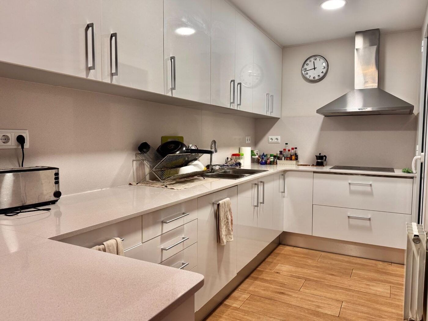 Apartamento en Barcelona, España 4 dormitorios,  No. 140862