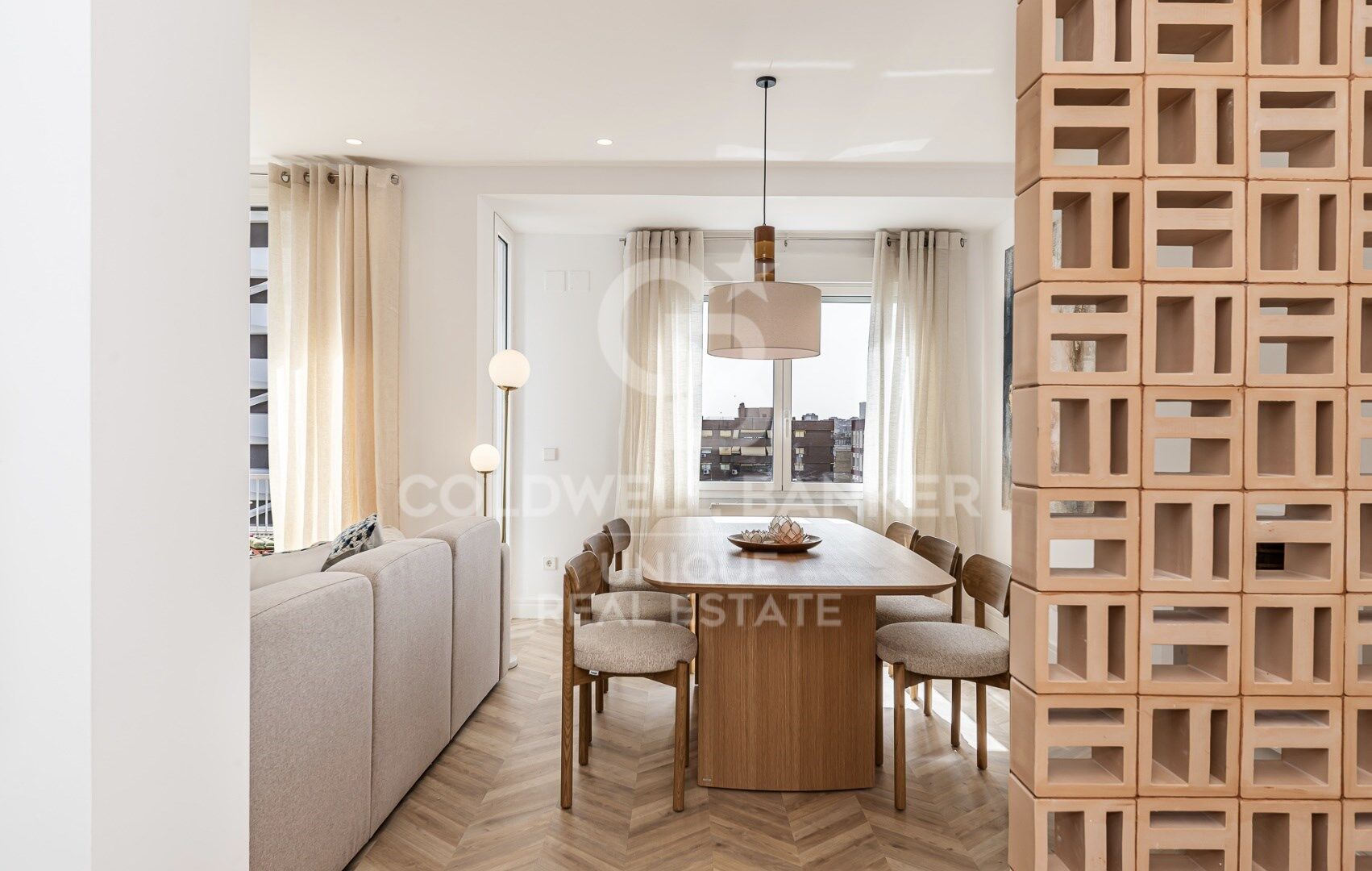 Lägenhet i Madrid, Spanien 4 sovrum, 254 kvm. Nr. 178396