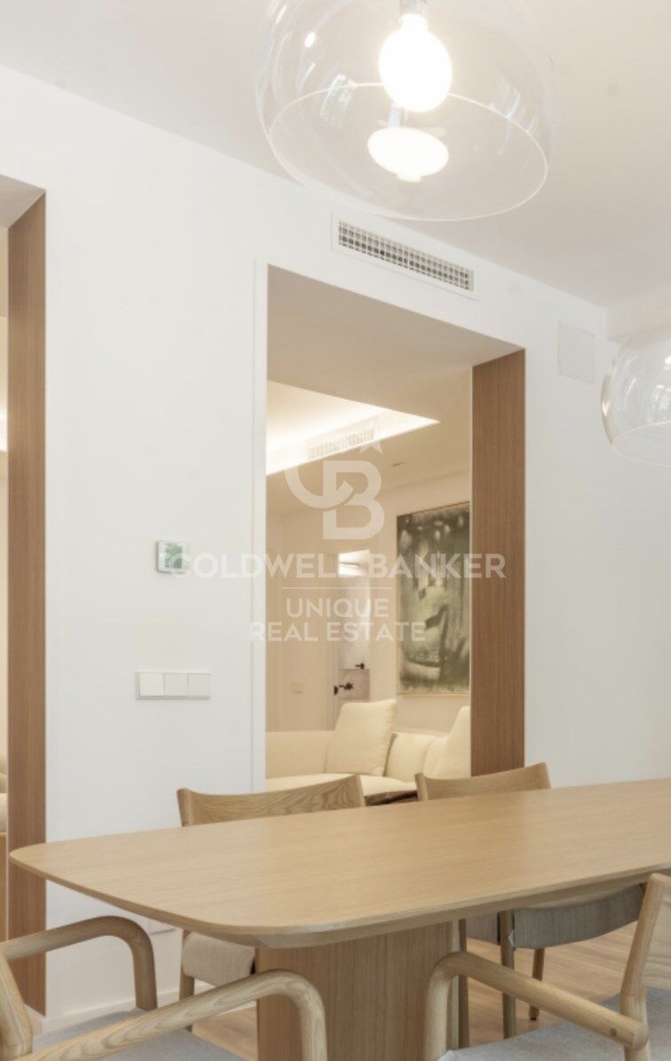 Apartment à Madrid, Espagne 3 chambres, 159 m2 No. 178391