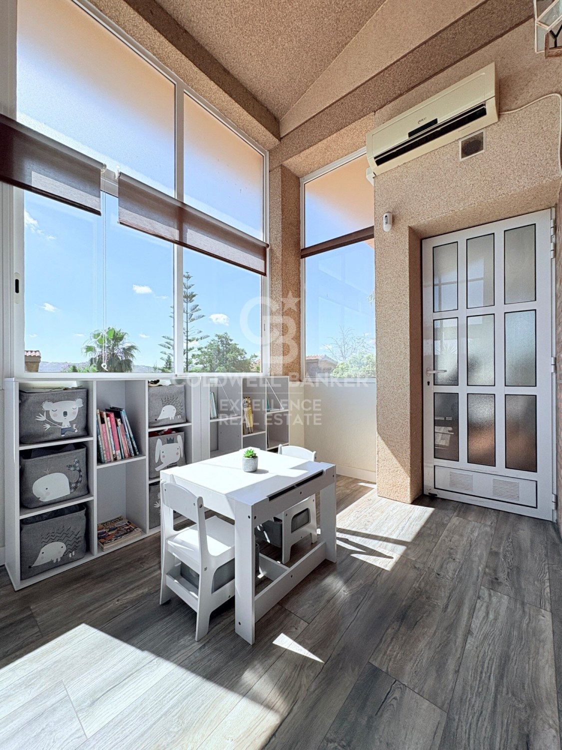 Villa in Chiva, Valencia, Spain 5 bedrooms, 350 sq.m. No. 178390