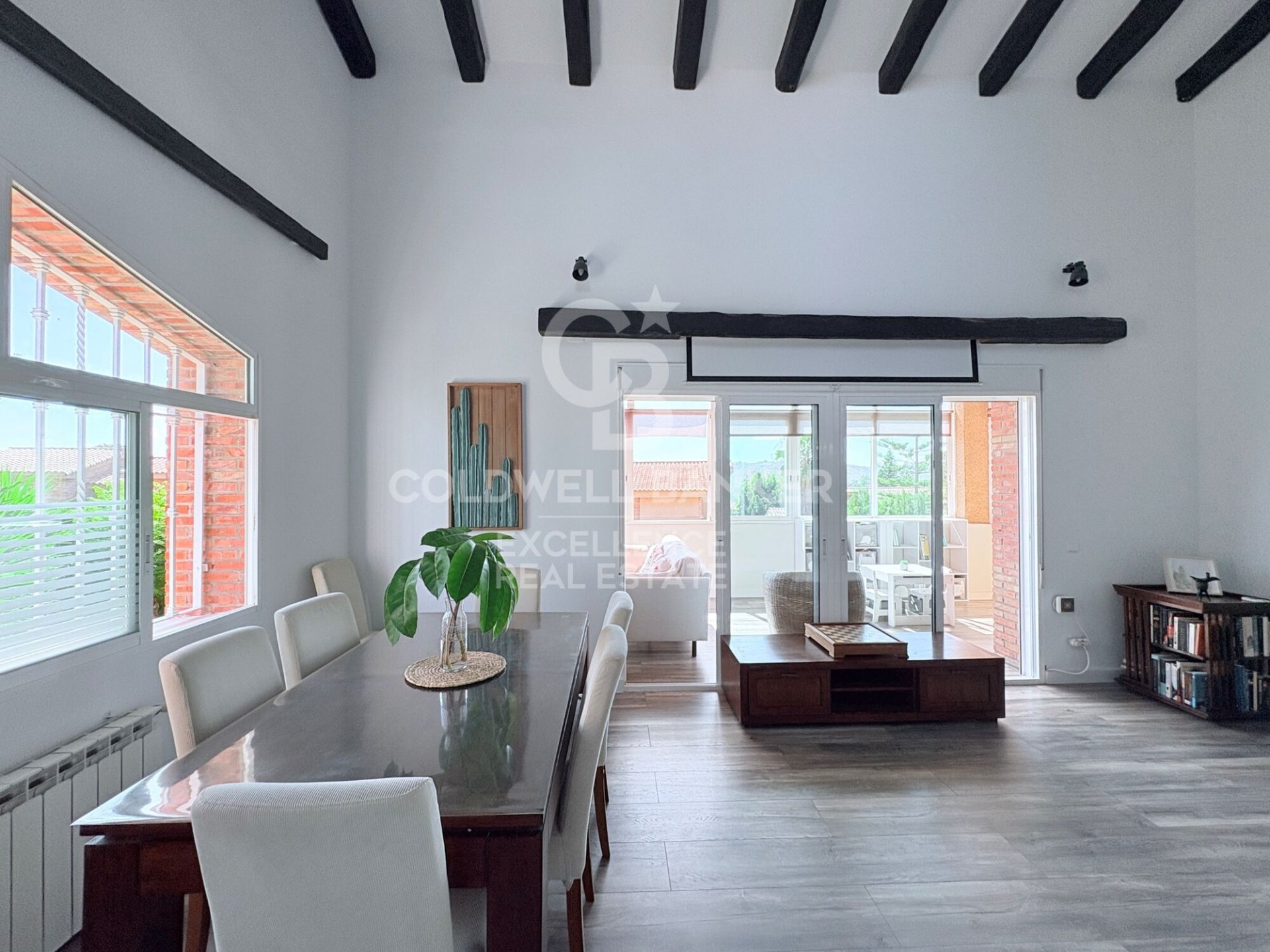 Villa in Chiva, Valencia, Spain 5 bedrooms, 350 sq.m. No. 178390