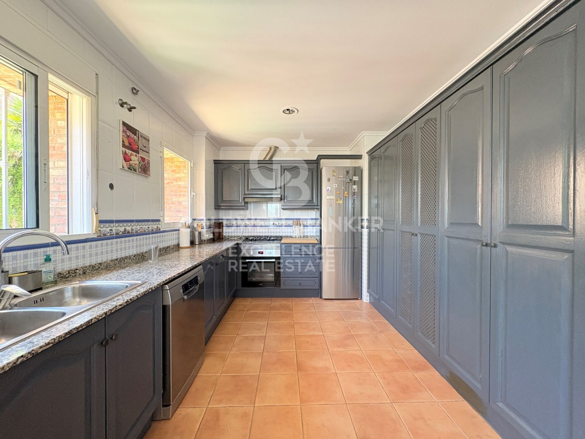 Villa in Chiva, Valencia, Spain 5 bedrooms, 350 sq.m. No. 178390