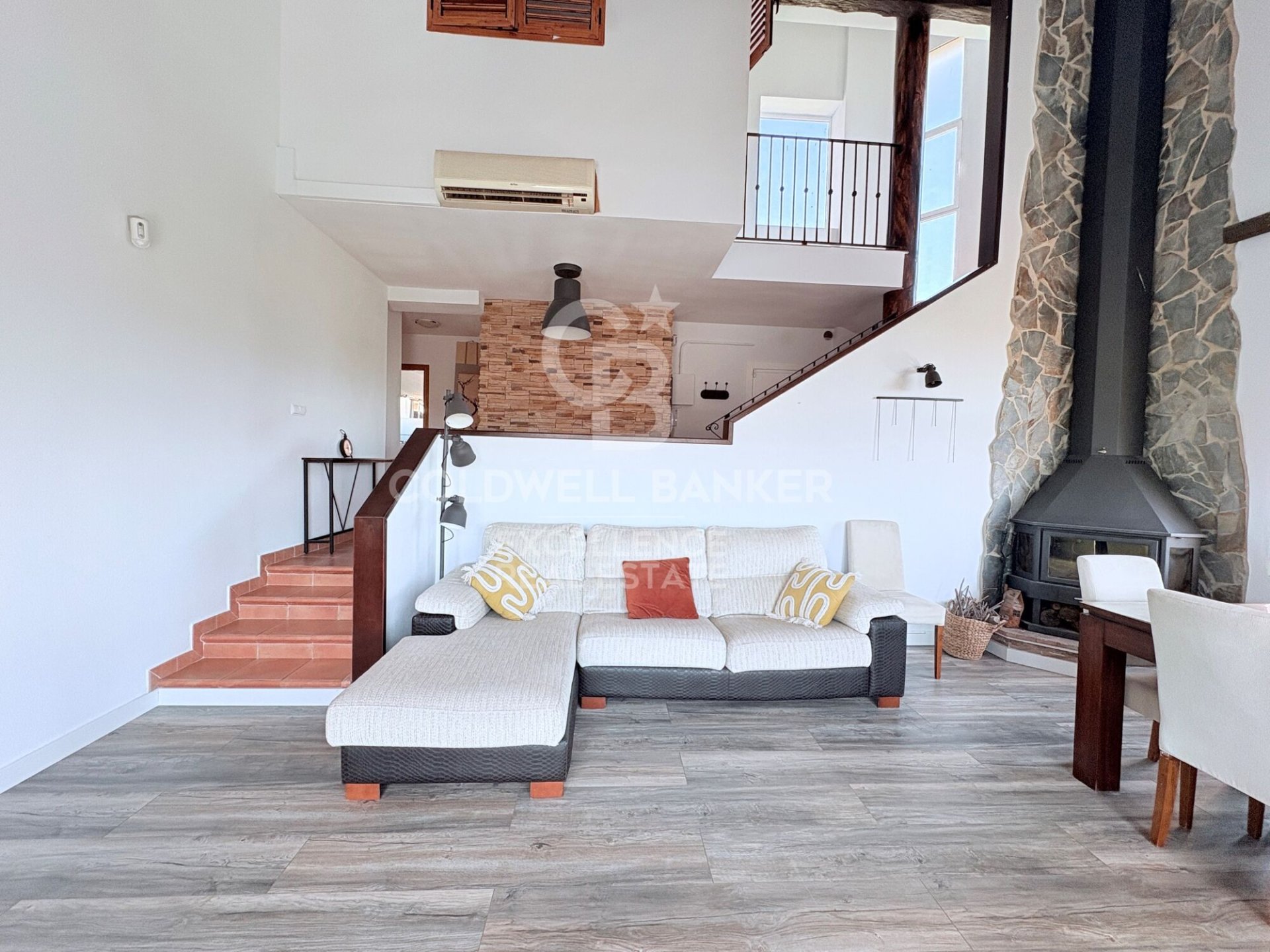 Villa in Chiva, Valencia, Spain 5 bedrooms, 350 sq.m. No. 178390