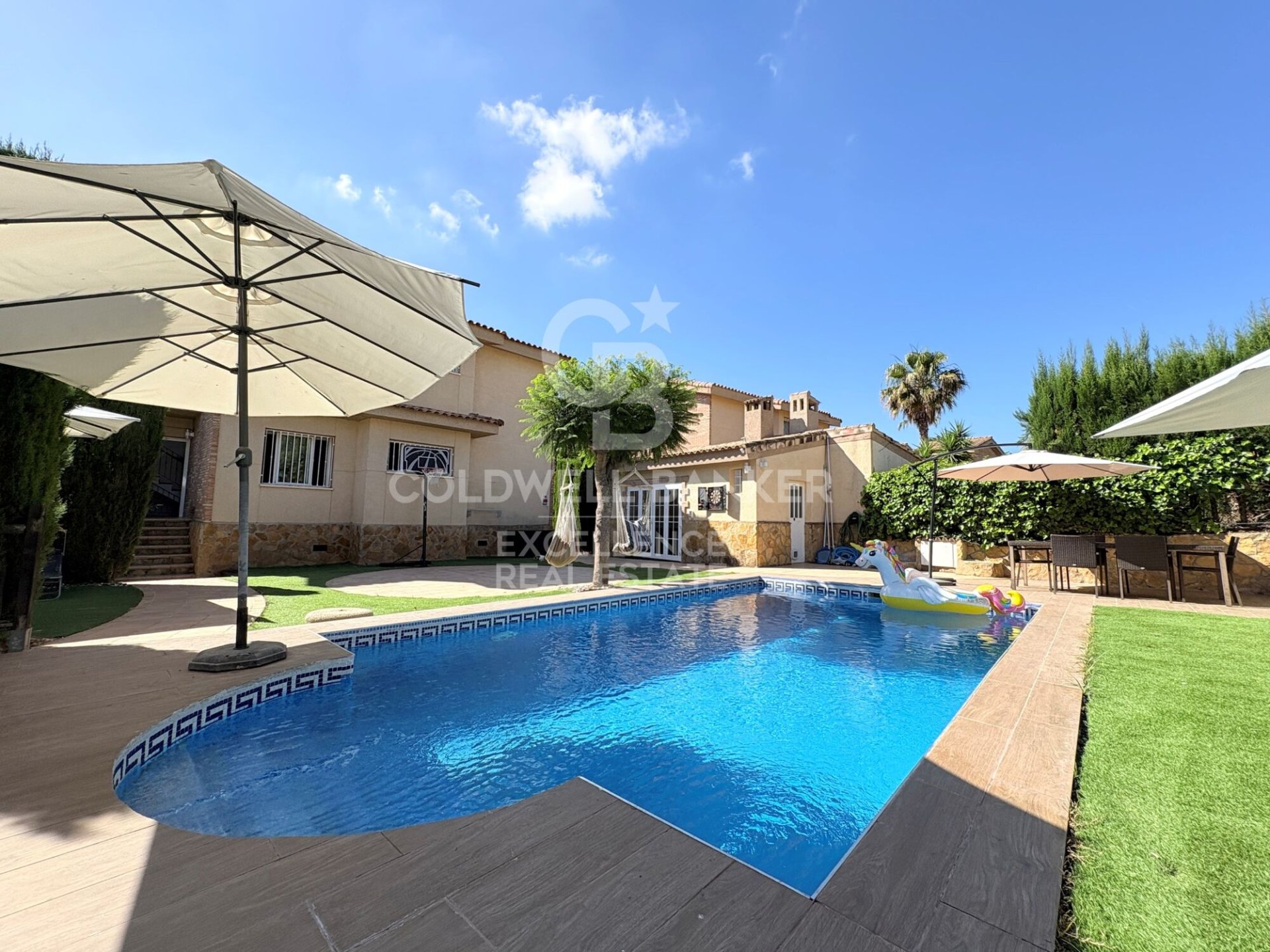 Villa in Chiva, Valencia, Spain 5 bedrooms, 350 sq.m. No. 178390