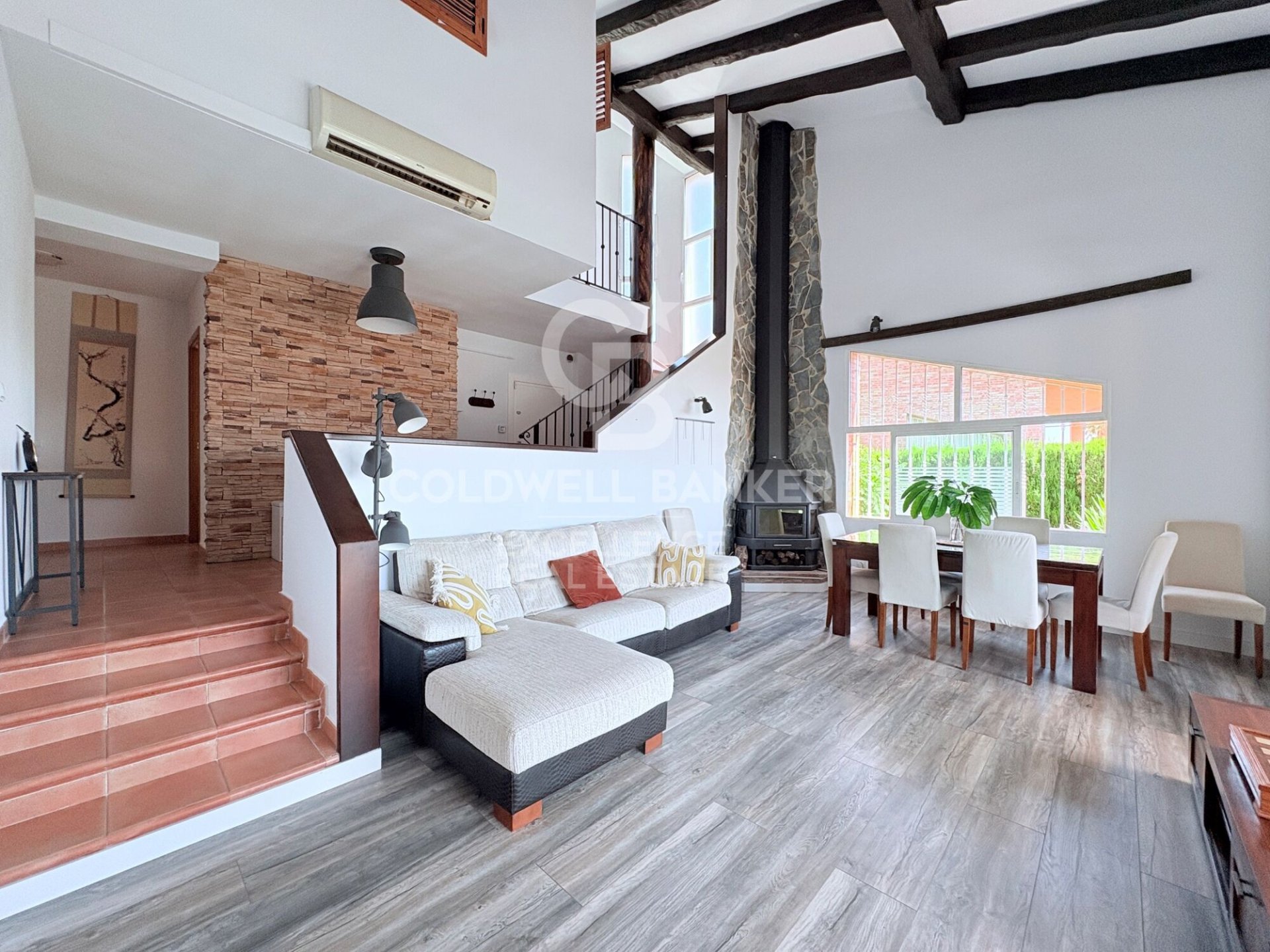 Villa in Chiva, Valencia, Spain 5 bedrooms, 350 sq.m. No. 178390